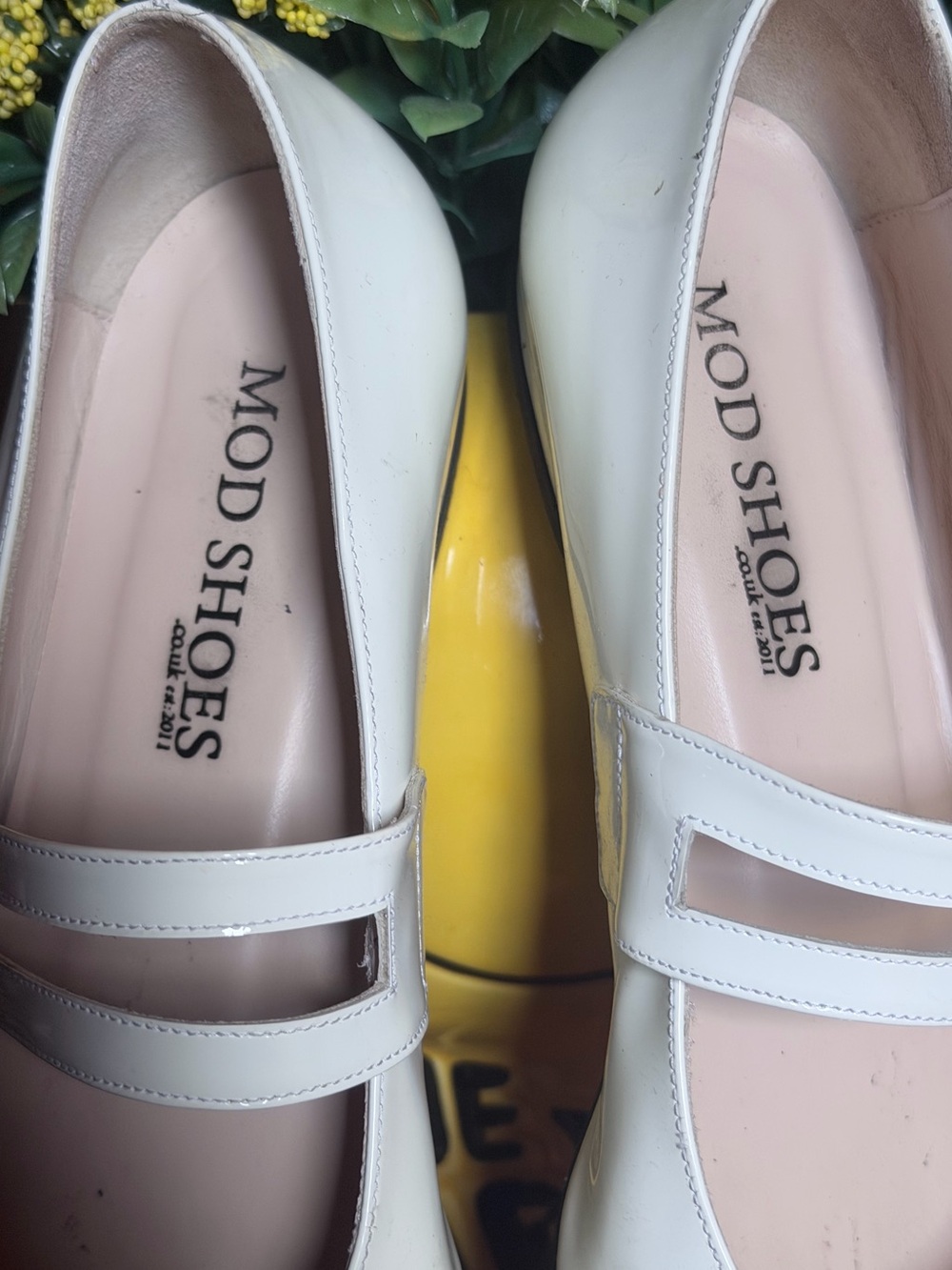 Mod Shoes Brand RARE real patent leather flats w/ buckle closure. - Picture 8 of 8